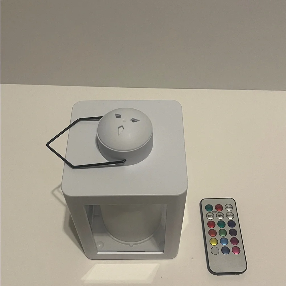 Decorative LED Flame-less Lantern with Remote